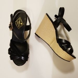 St. John's  Bay Black Wedges 💌